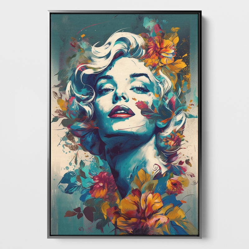 Ausdrucksstarkes Porträt von Marilyn Monroe umgeben von farbenfrohen Blumen. Marilyn Monroe im Bild erscheint, als würde sie genießerisch die Frische der Blumen um sie herum einatmen. Das Bild ist eingerahmt in einem silbernen Schattenfugenrahmen.